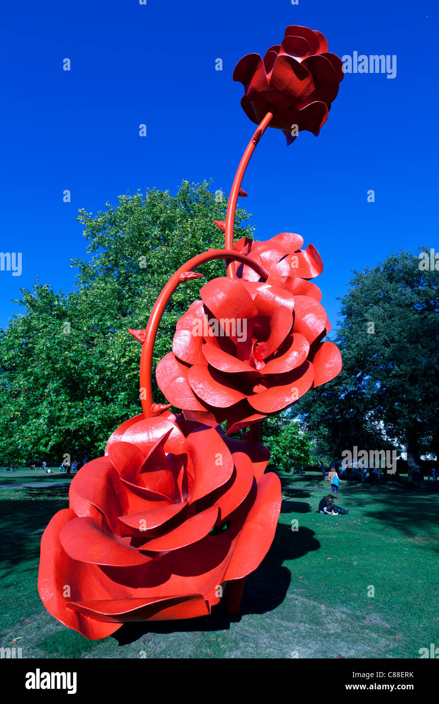 Willen Ryman Skulptur-Symbol auf der Frieze Art Fair 2011, Regents Park, London, UK. Stockfoto