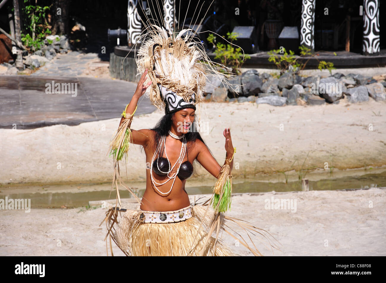 Tahitian Tänzer im polynesischen zeigen, Themenpark PortAventura, Salou, Costa Daurada, Provinz Tarragona, Katalonien, Spanien Stockfoto