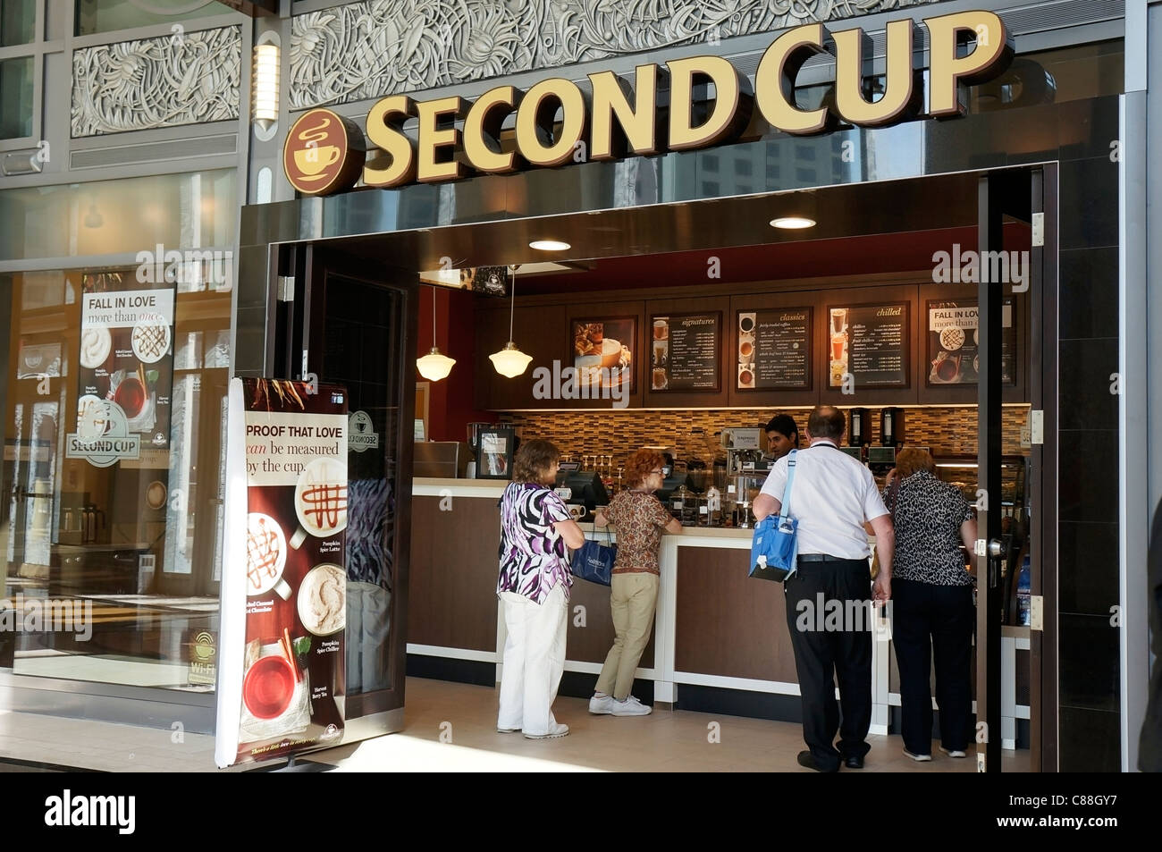 Zweite Tasse Kaffee Shop Stockfoto