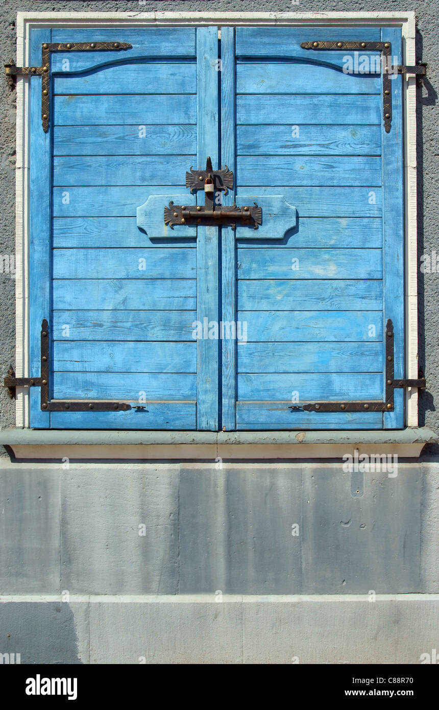 Nahaufnahme des blauen verschraubt geschlossen Tür es blau - gesperrt Stockfoto