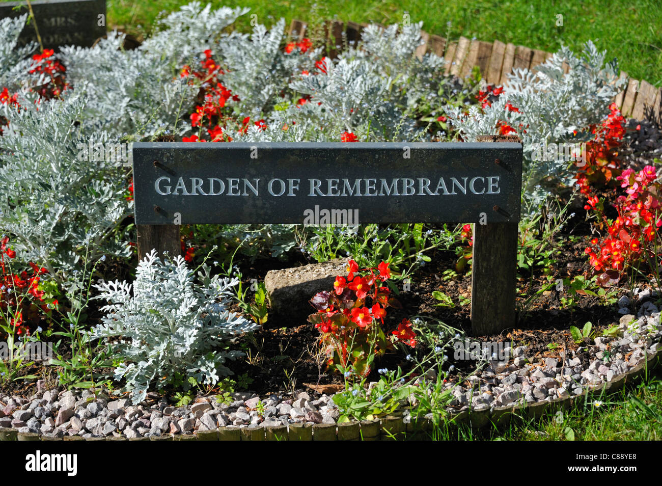 Garden of Remembrance. Kirche des Heiligen Cuthbert. Kellet, Lancashire, England, Vereinigtes Königreich, Europa. Stockfoto