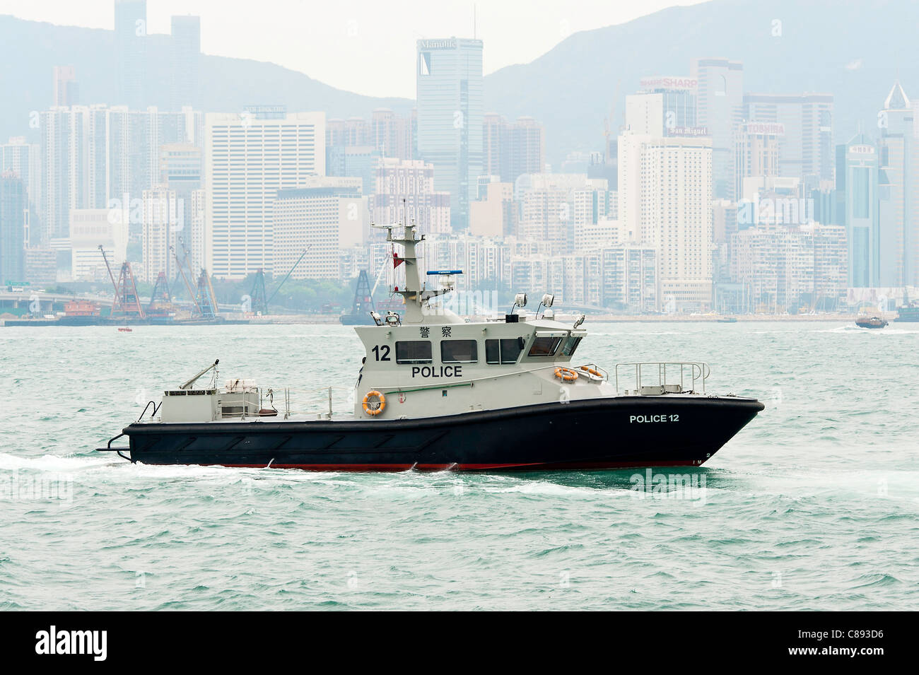 Polizei sucht vermisste Person in Victoria Harbour Kowloon Hong Kong China Asien starten Stockfoto