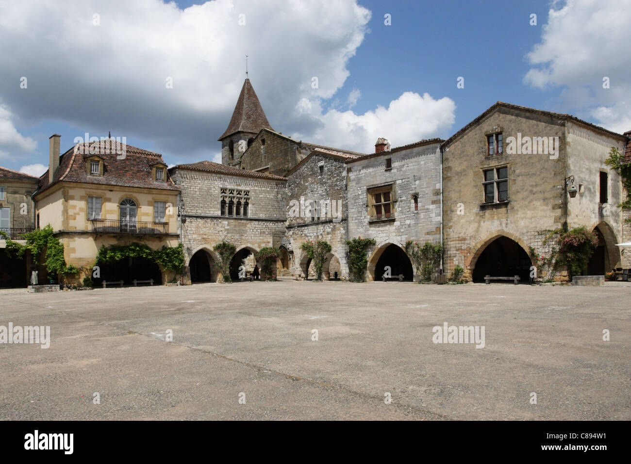 Mittelalterlichen Dorfplatz, Monpazier, Dordogne, Frankreich Stockfoto