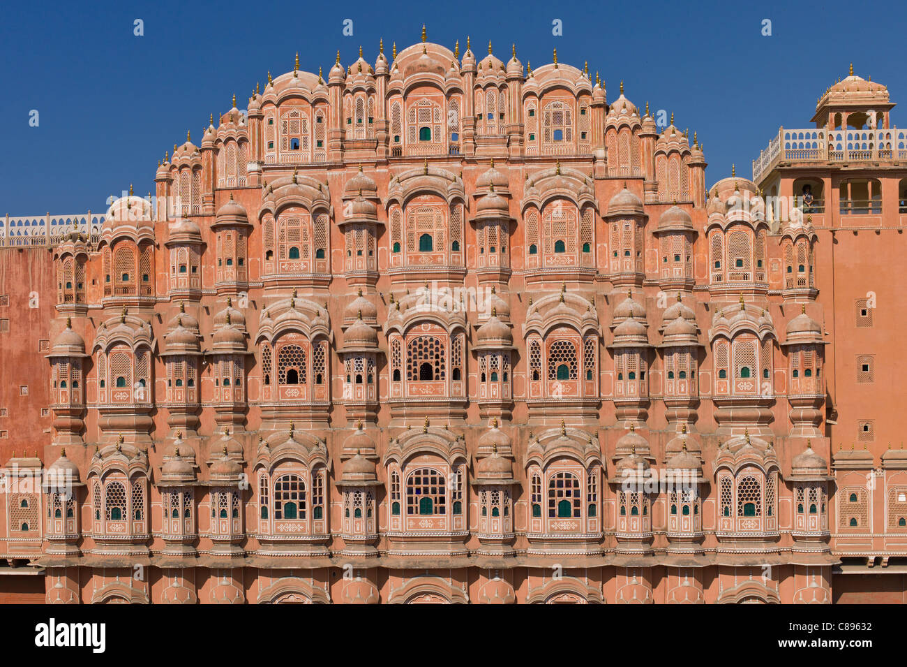 Hawamahal Wind-Palast in der rosa Stadt Jaipur, Rajasthan, Nordindien Stockfoto