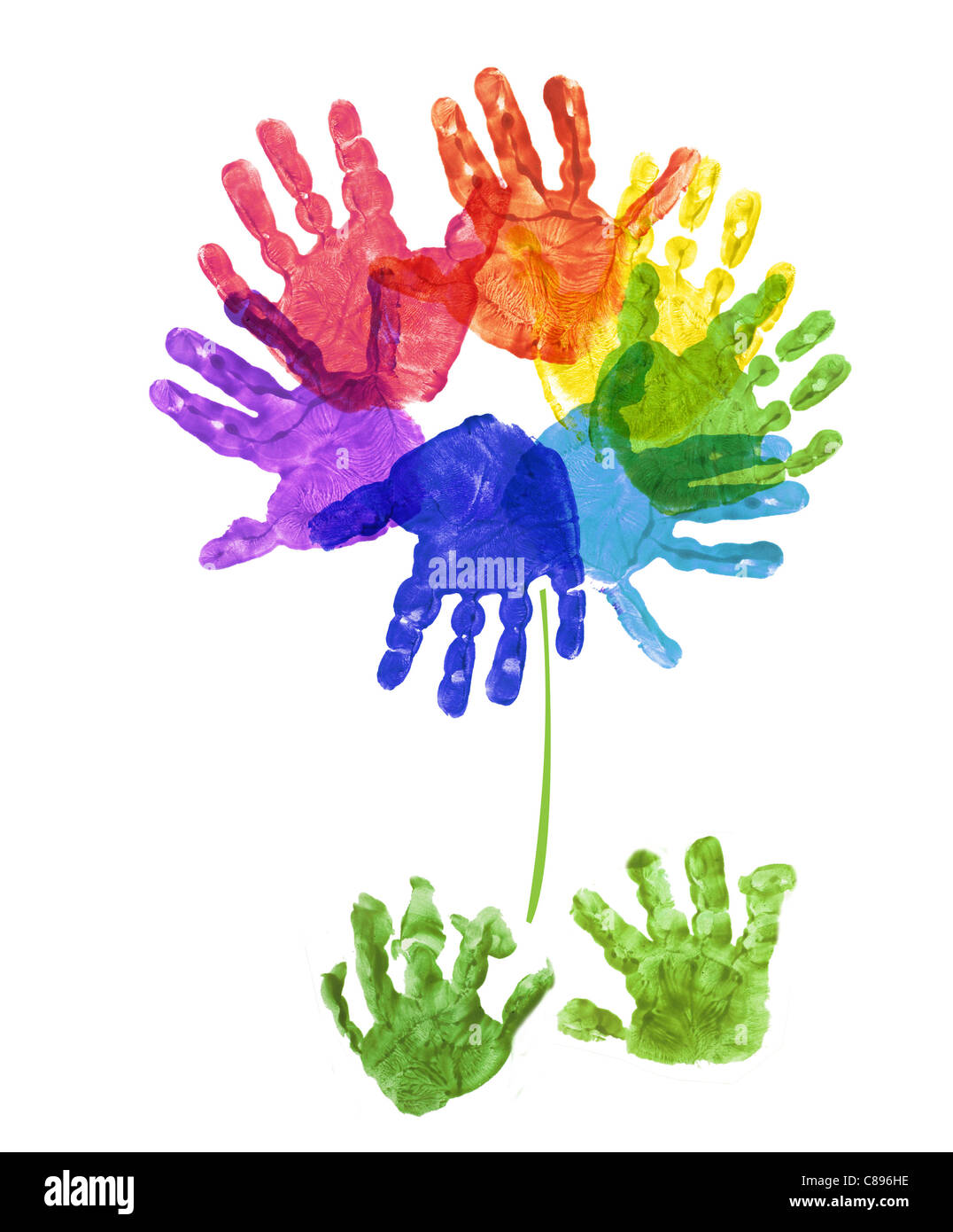 eine Blume aus Kinderhand gefertigt druckt in Regenbogenfarben auf weißem  Hintergrund Stockfotografie - Alamy
