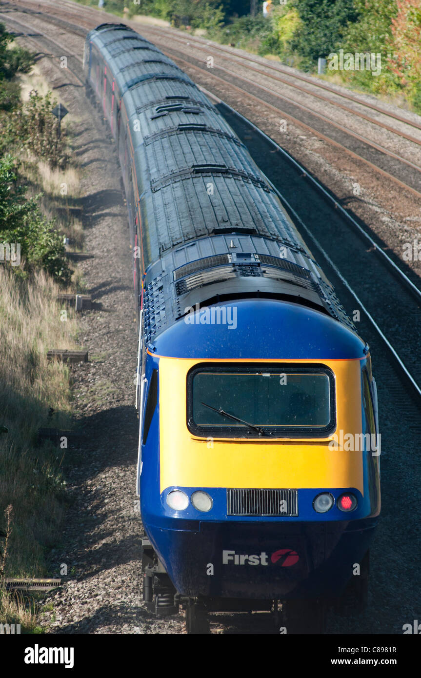 Erstes Great Western high-Speed Klasse 43 Personenzug unterwegs in Slough. England. Stockfoto