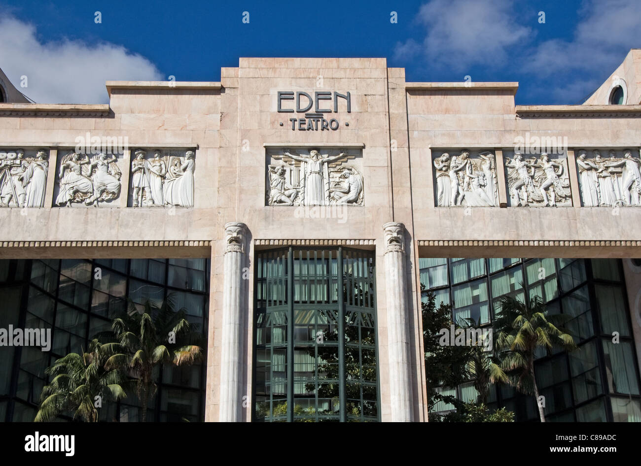 Art-Deco-Fassade des Teatro Eden, ehemalige Kino / Theater, heute Hotel Praça Dos Restauradores, Lissabon, Portugal Stockfoto