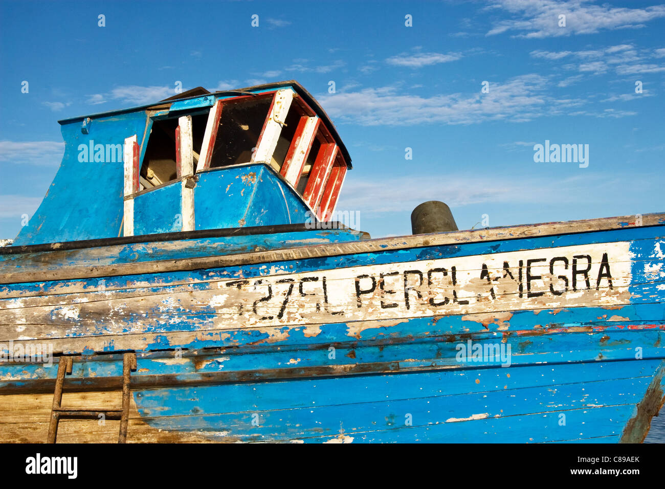 Verlassene Fischerboot Santa Luzia, Tavira, Algarve, Portugal Stockfoto