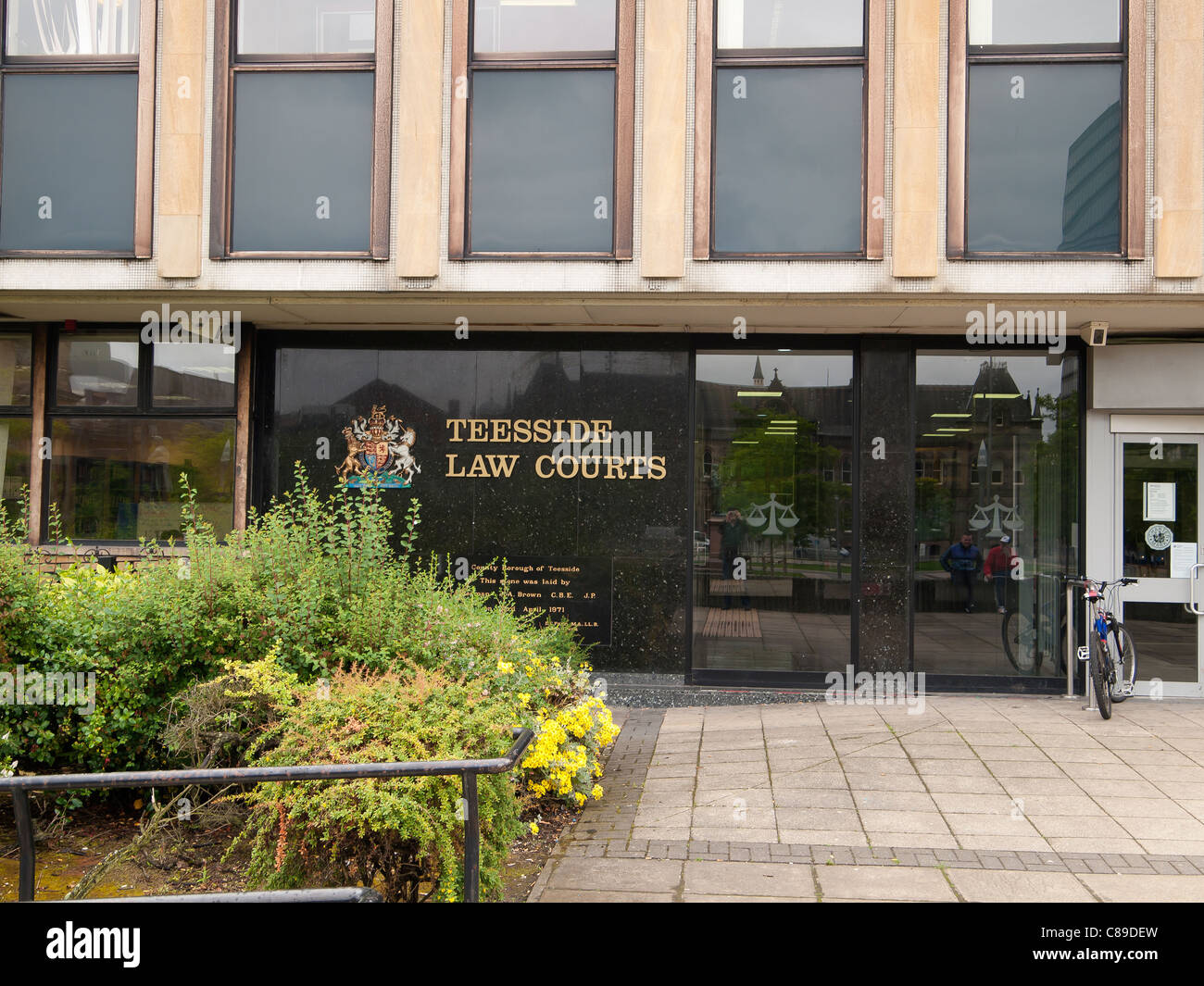 Eingang zum Teesside Law Courts einschließlich Magistrate und Familiengericht bei Middlesbrough Stockfoto
