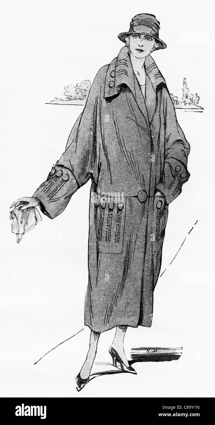 Mode-Illustration, ca. 1922. Velours Wrap-Mantel mit großen Knöpfen und Taschen moderate Menge an Nähten. Stockfoto