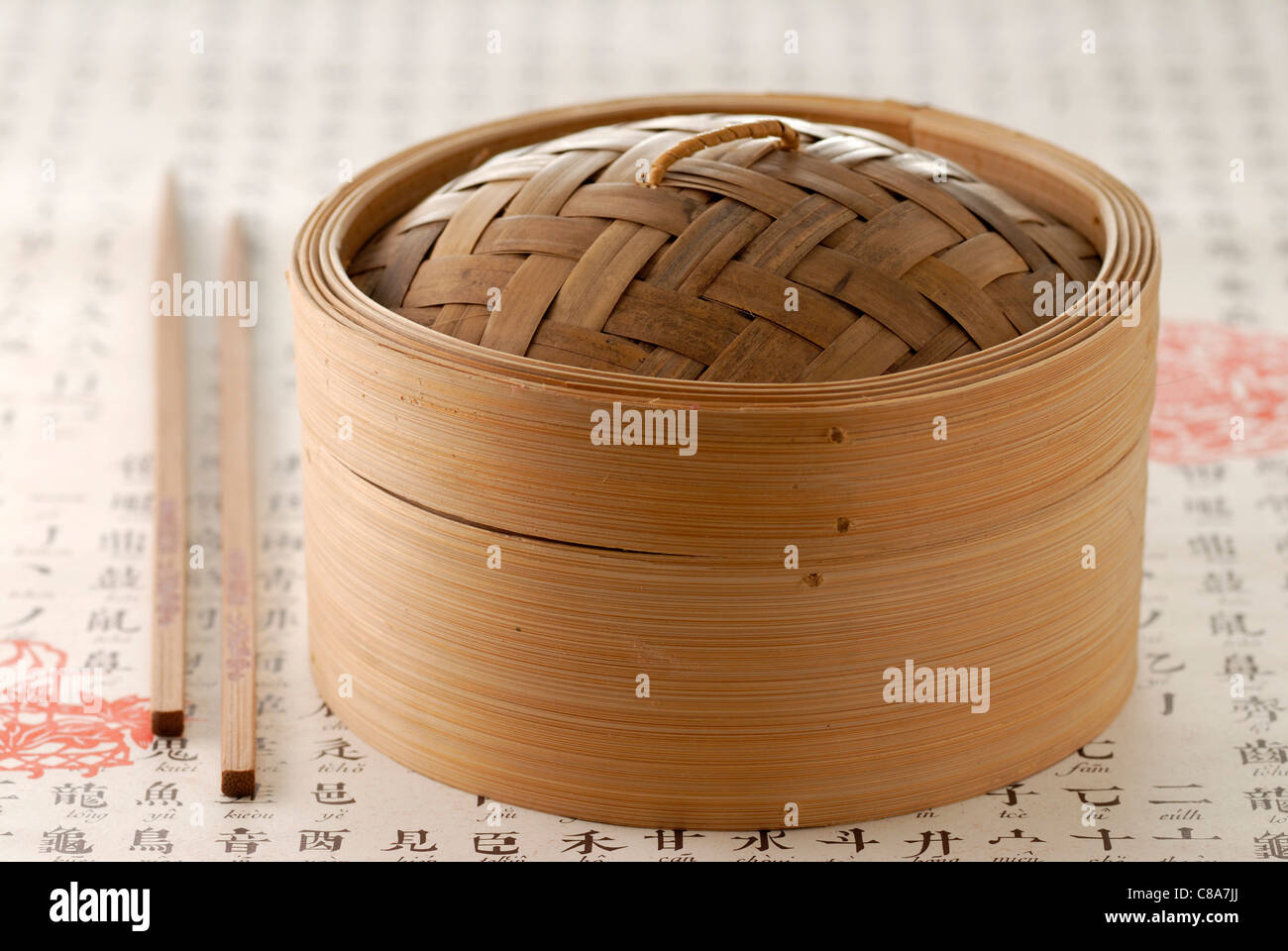 Bambus Korb Stockfotos & Bambus Korb Bilder - Alamy
