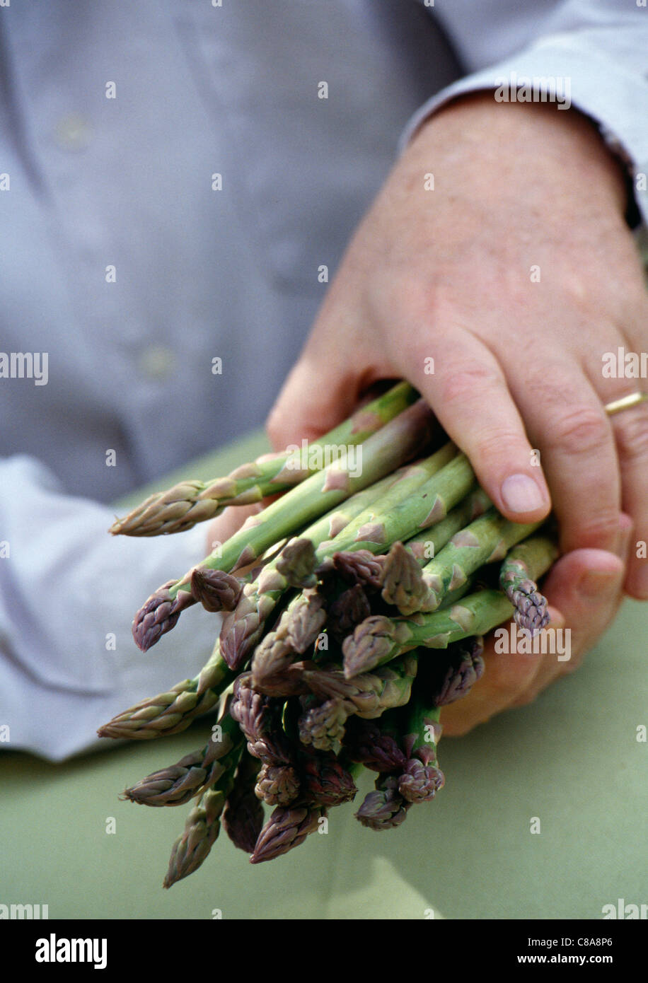 Handvoll Spargel Stockfoto
