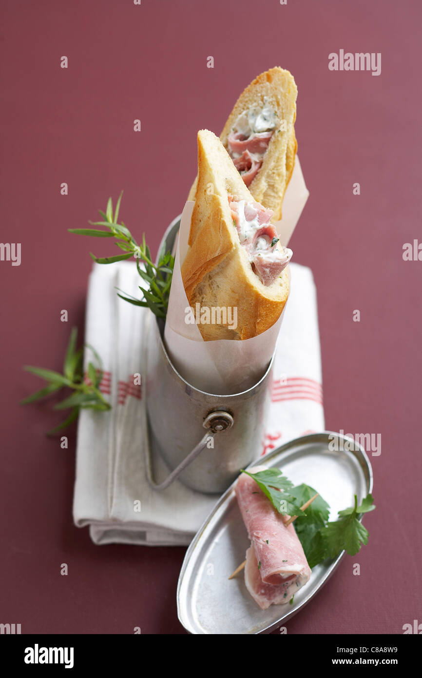 Schinken und Frischkäse Baguette-sandwich Stockfoto