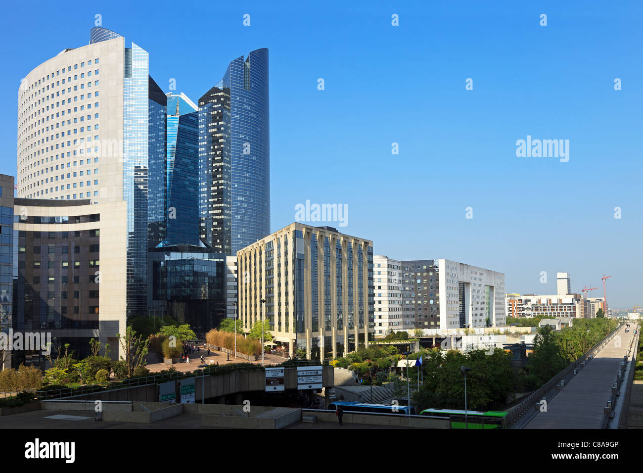 Das moderne Geschäftsviertel La Défense in Paris, Frankreich. Stockfoto