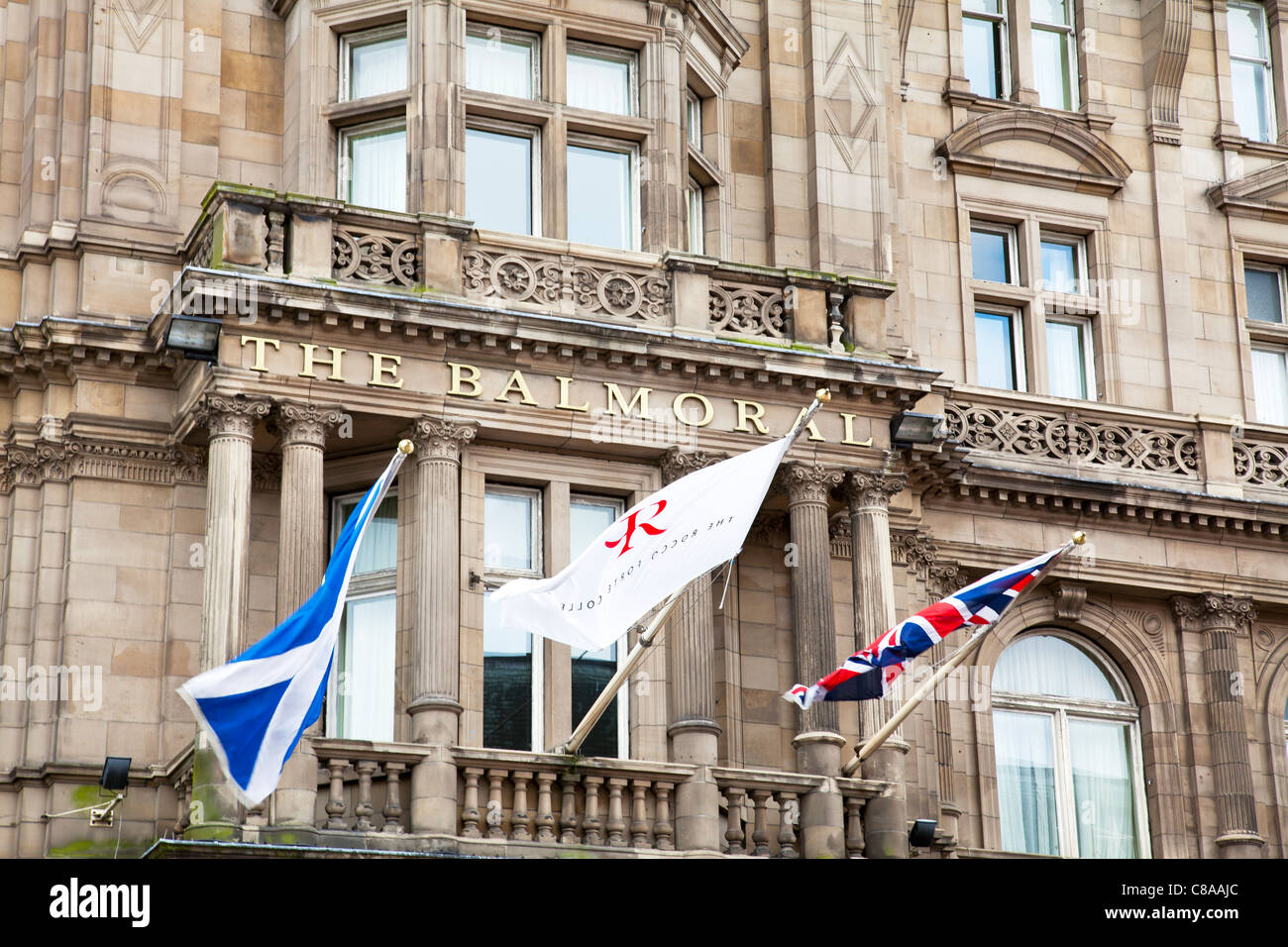 Die Balmoral Luxus Rocco Forte Hotels fünf-Sterne-Unterkunft in Edinburgh, Schottland, Fahnen Stockfoto