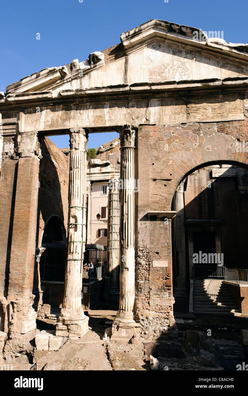 Der Portico of Octavia (Porticus Octaviae) ist ein monumentaler Komplex in Rom, der in der Zeit des Augustans auf dem Gebiet des ​​the Circus Flaminius errichtet wurde Stockfoto