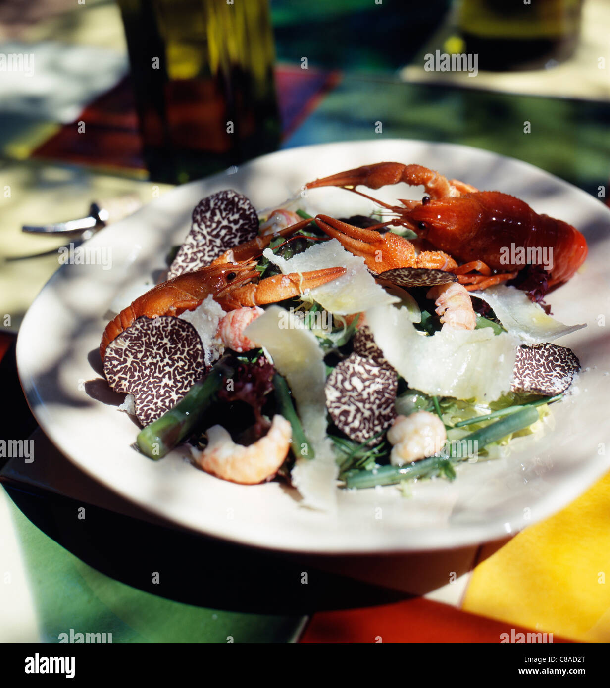 Krebse, Parmesan und Trüffel-Salat Stockfoto