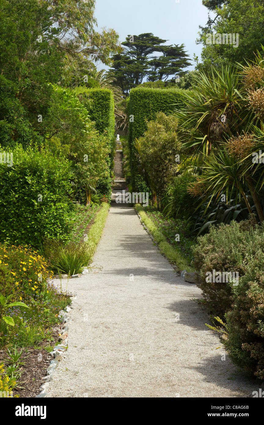 Der lange Weg zu Neptuns Schritte, Tresco Abbey Gardens, Isles of Scilly UK. Stockfoto