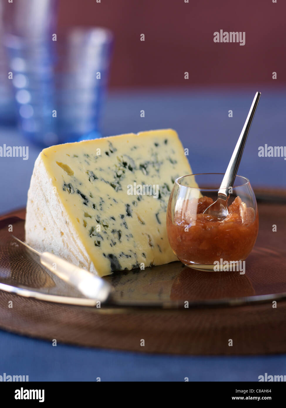 Bleu d ' Auvergne und Quice Marmelade Stockfoto