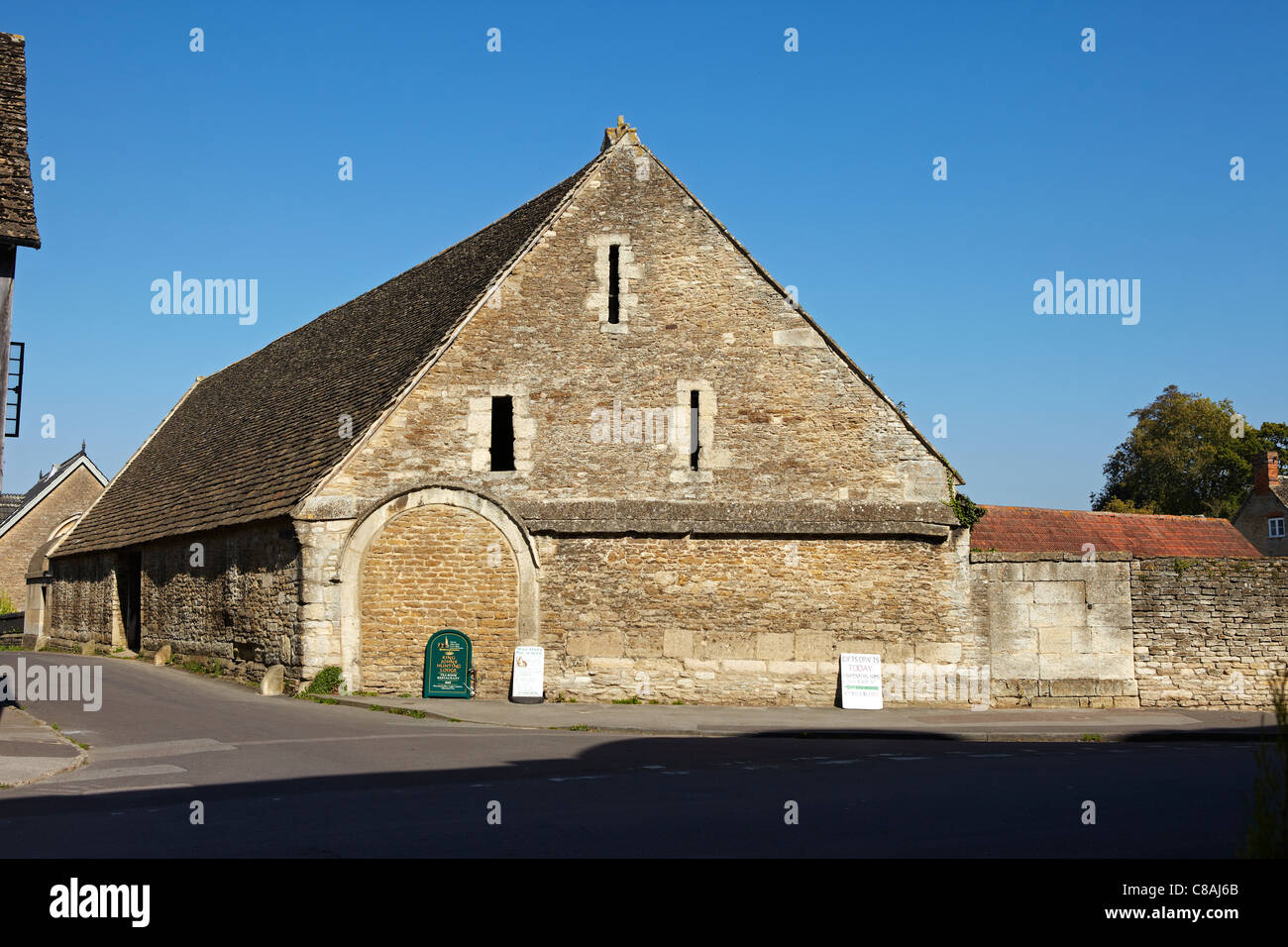 Scheune, Dorf Lacock, Wiltshire, England, Vereinigtes Königreich Stockfoto