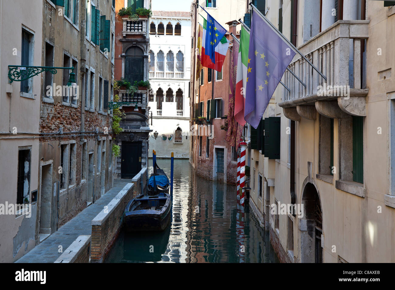 Einen kleinen Kanal in Venedig. Stockfoto