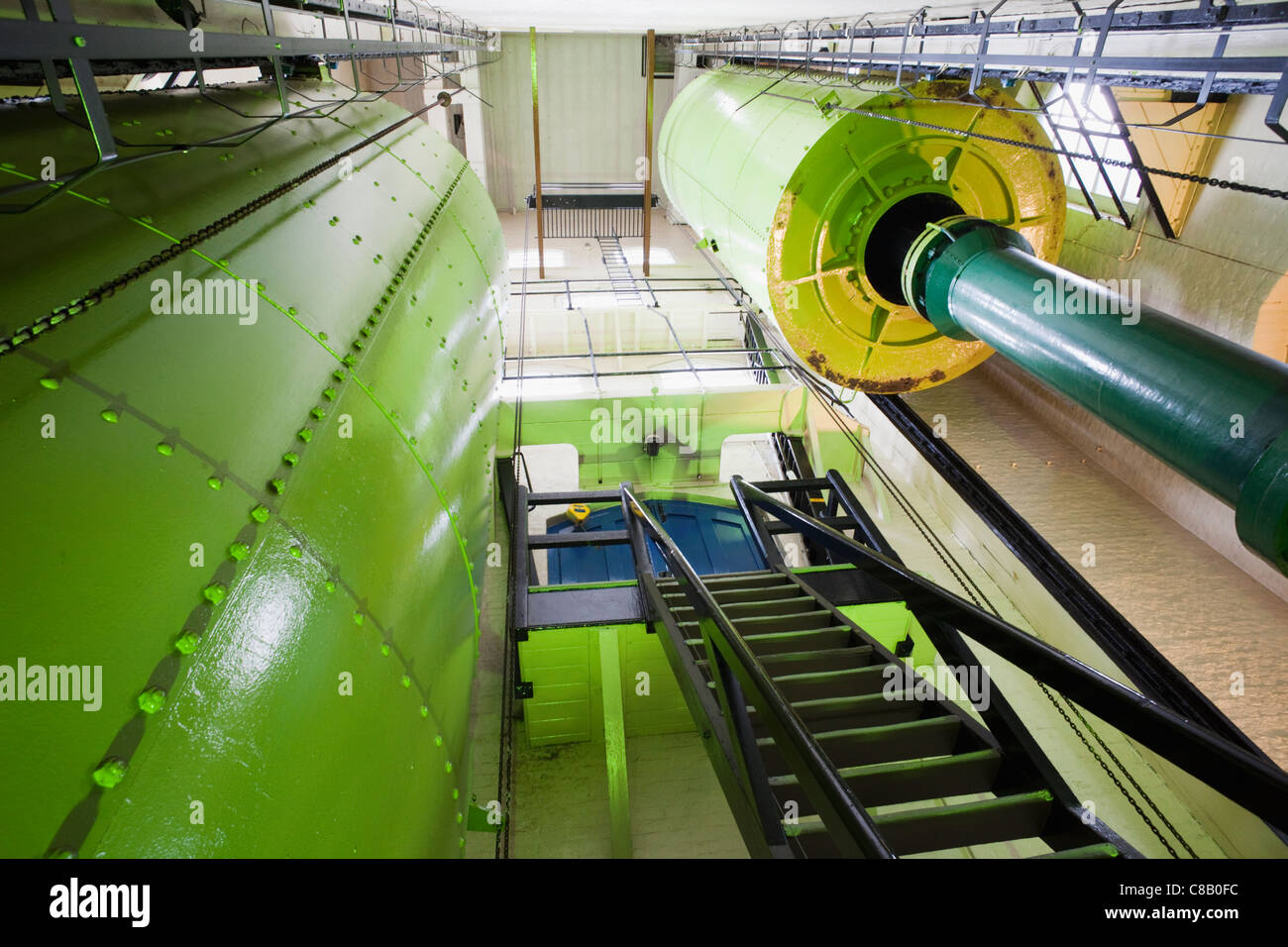 England, London, Tower Bridge, Maschinenraum, Akku für die Speicherung der Hydraulikleistung Stockfoto