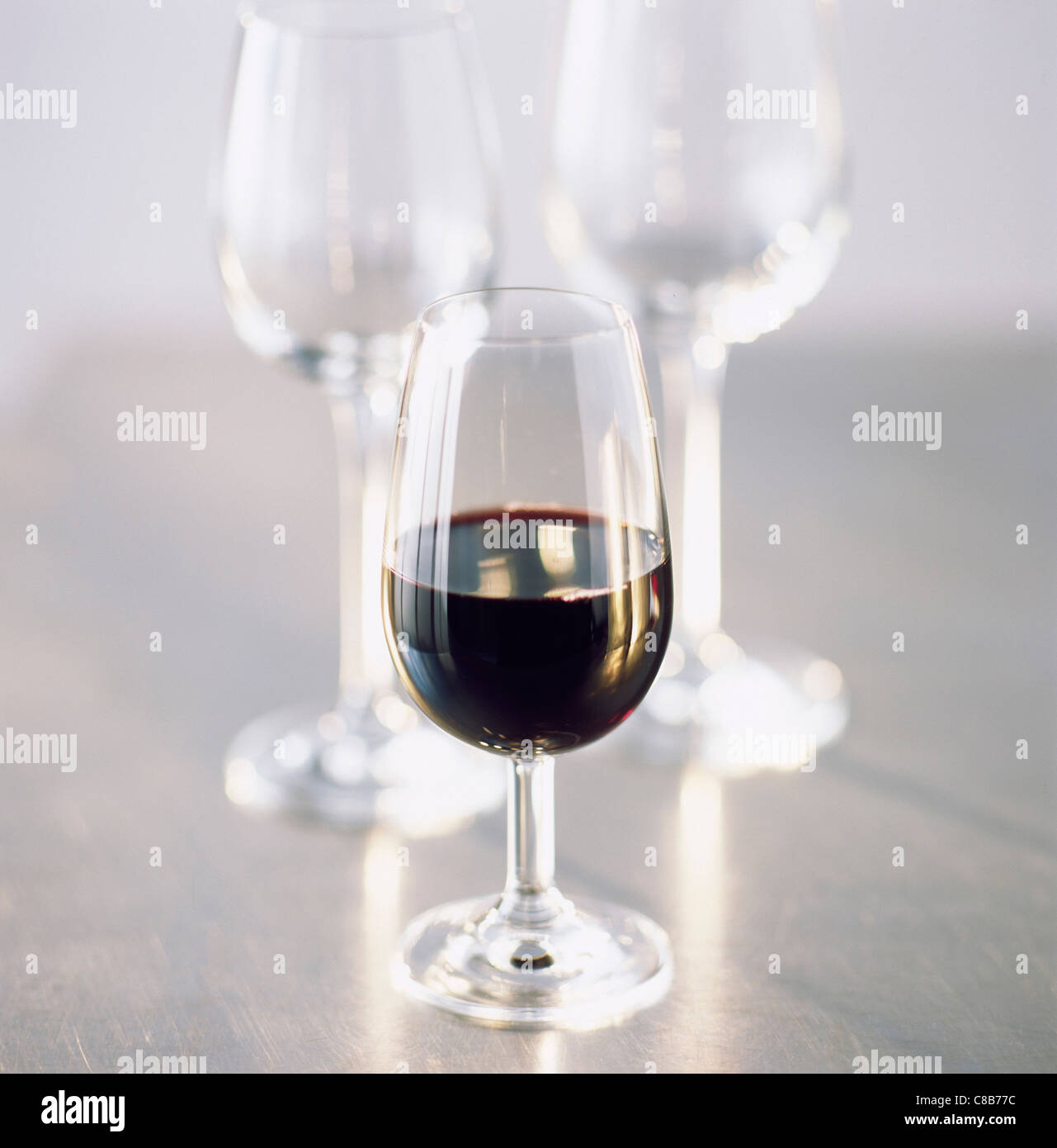 Glas Rotwein Stockfoto