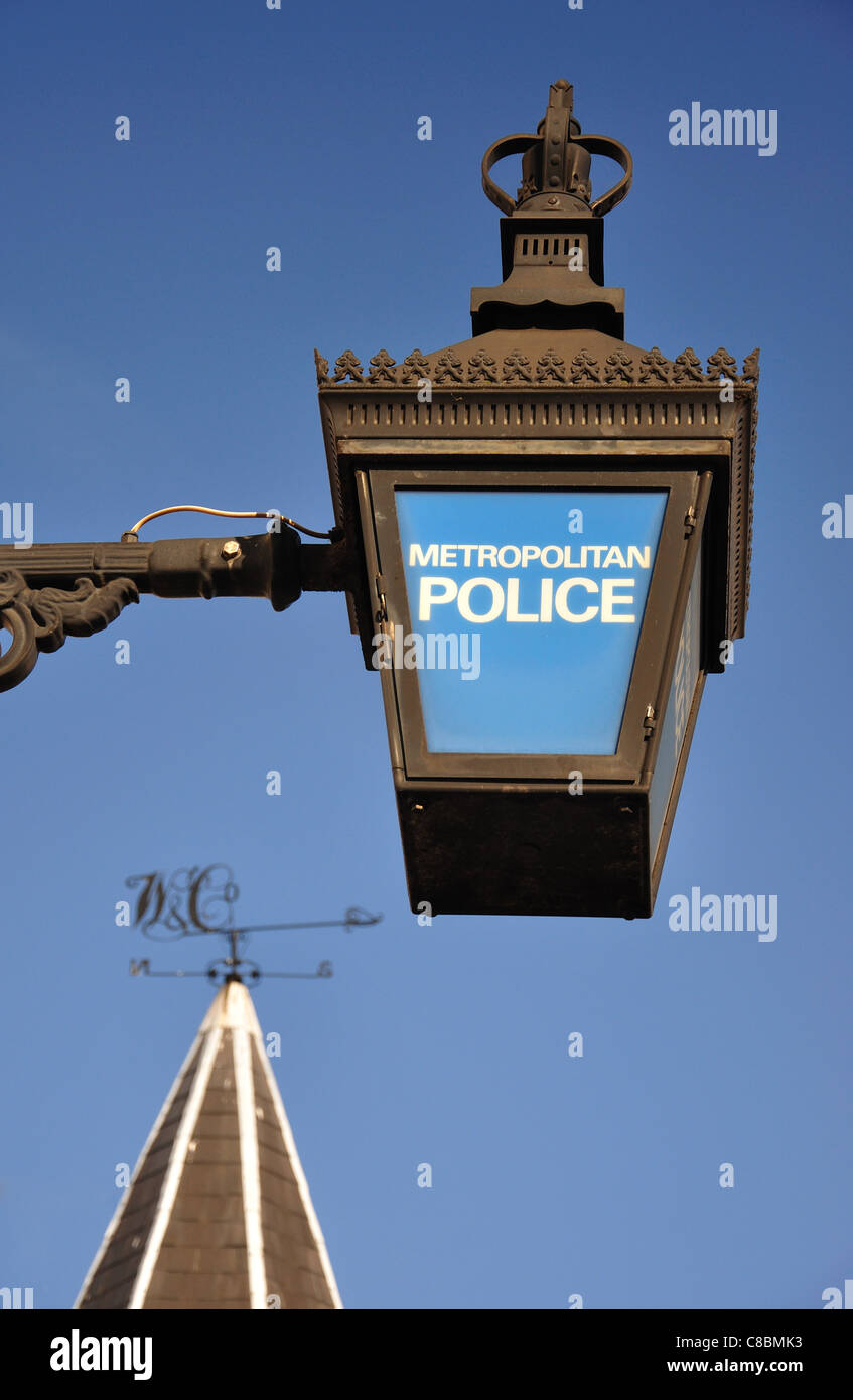 Metropolitan Police Station, Lavender Hill, Battersea, London Borough of Wandsworth, Greater London, England, United Kingdom Stockfoto