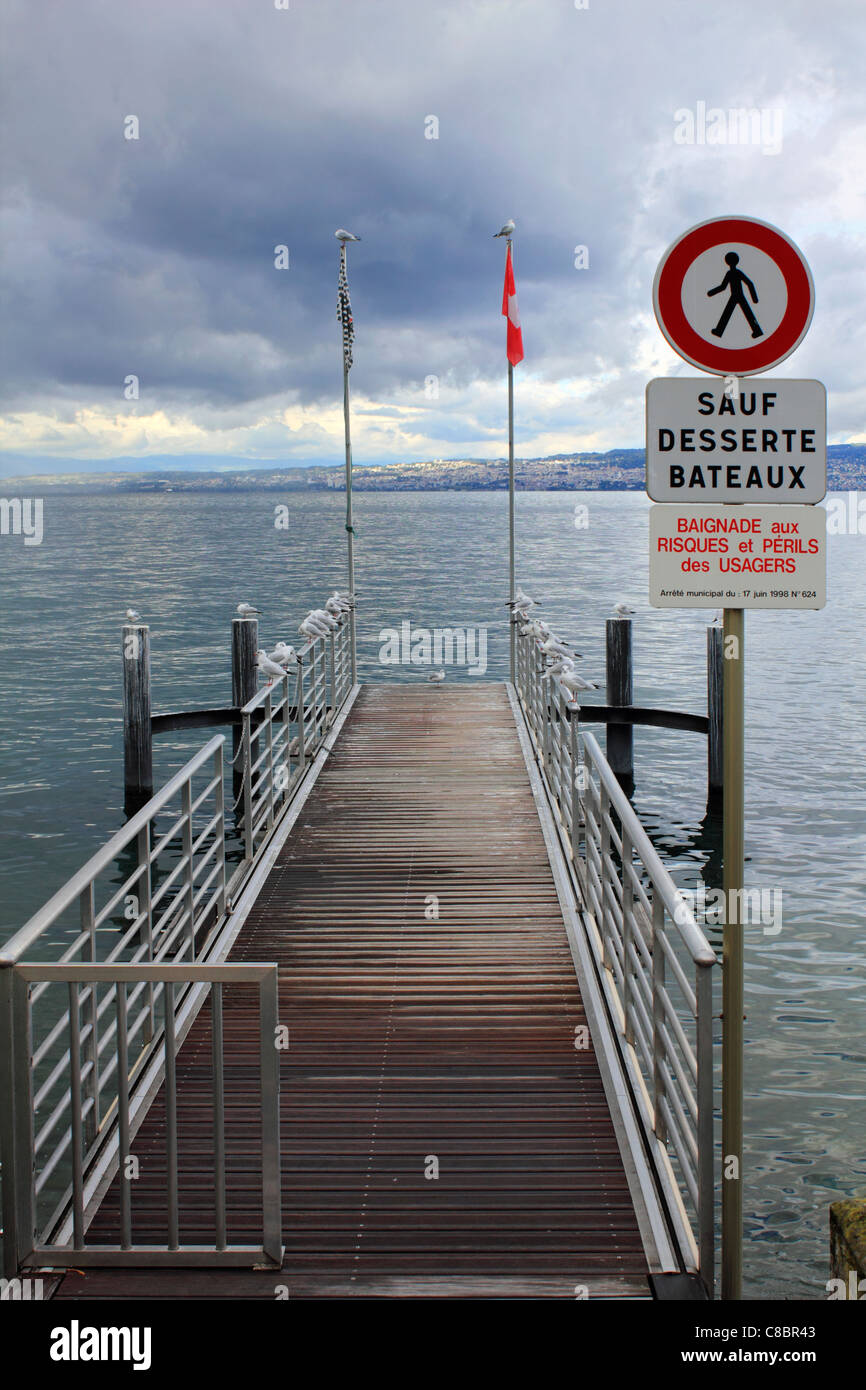Stürmischer Himmel über den Genfer See (Lac Leman) bei Evian-France Stockfoto