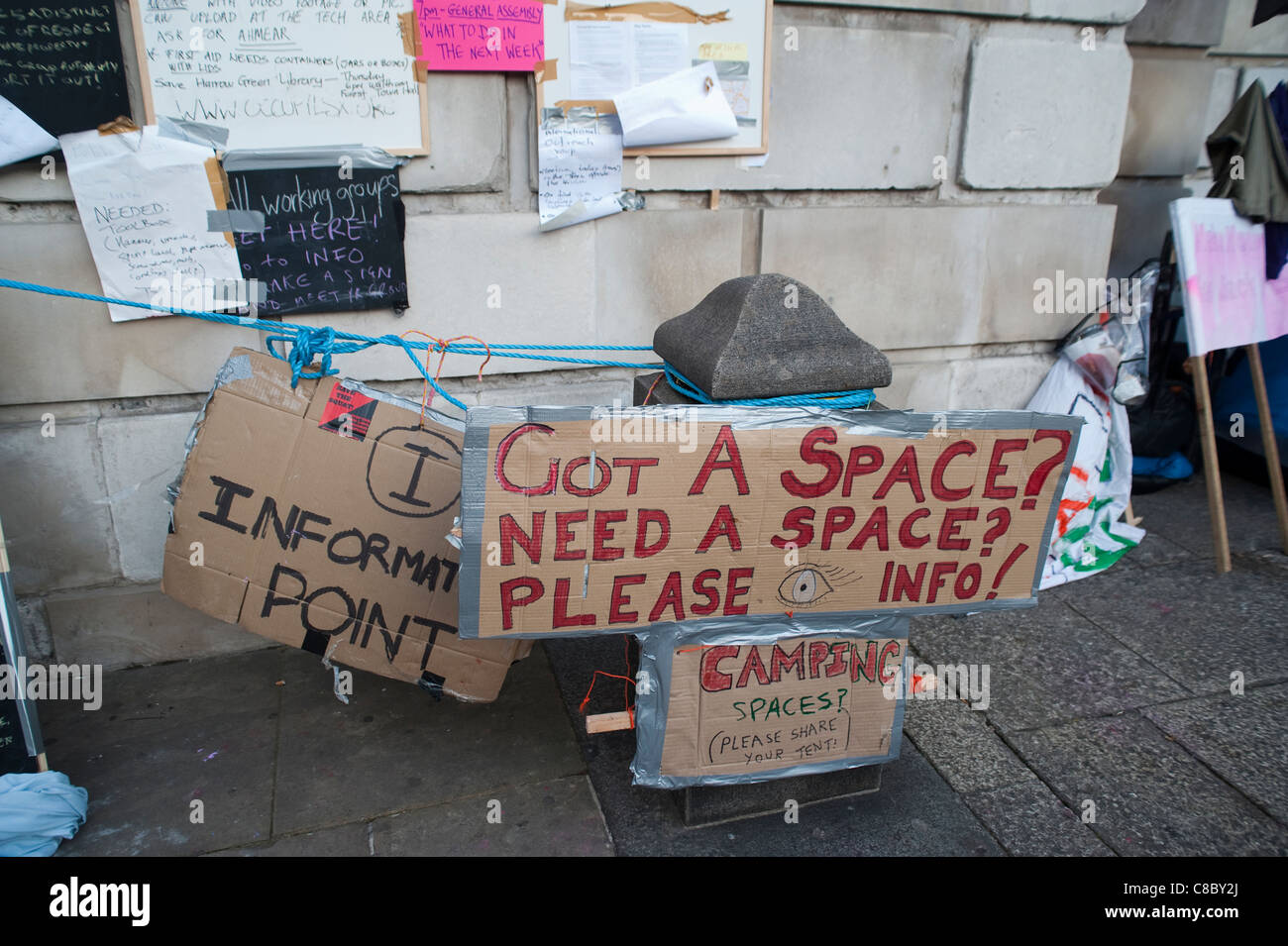 Anti-Globalismus-Protest-Camp in St. Pauls Kathedrale in London am 19. Oktober 2011 Stockfoto