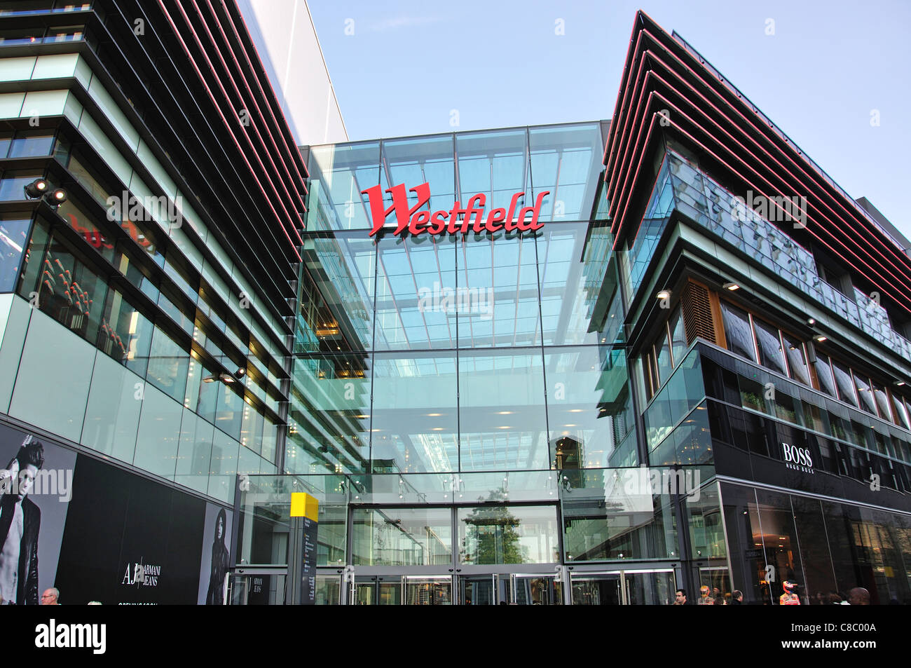 Eingang zum Westfield Shopping Centre, Stratford City, Stratford, Newham Borough, Greater London, England, Vereinigtes Königreich Stockfoto