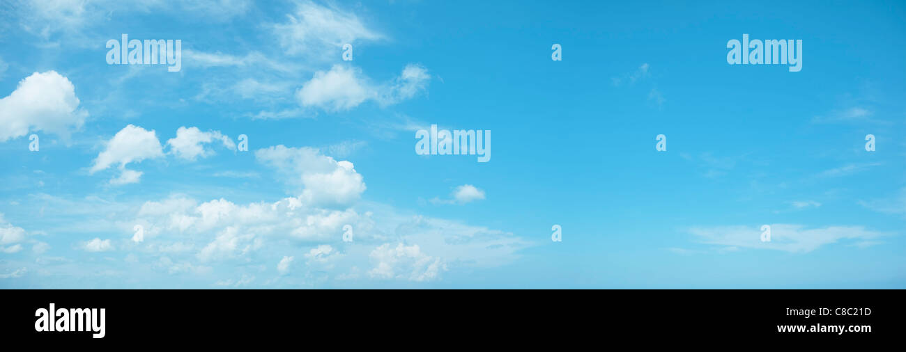 Schönen Mittag Himmelshintergrund. Panorama-Aufnahme in hoher Auflösung. Stockfoto