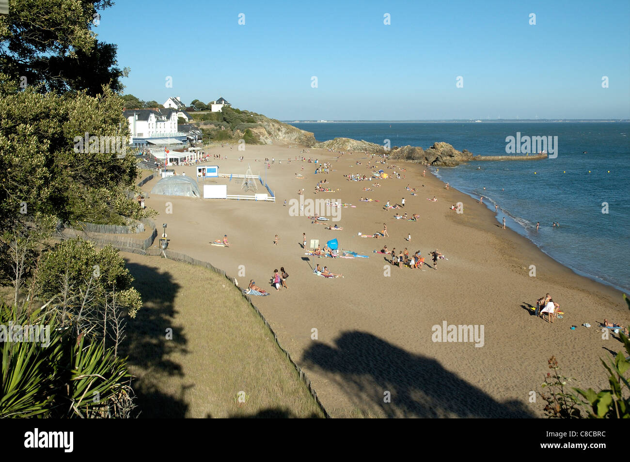 Der Strand von SaintMarcSurMer, Bretagne, Frankreich. Der berühmte Komödie Der Strand von SaintMarcSurMer, Bretagne, Frankreich. Der berühmte Komödie