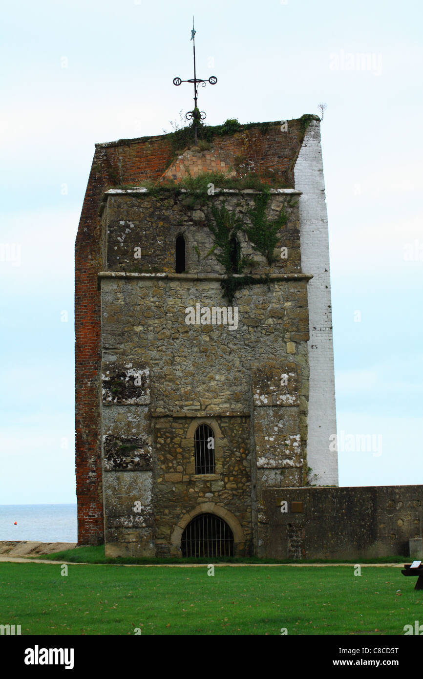 Alles, was bleibt St. Helens Kirchturm, St. Helens, Isle Of Wight, die Einstellung off Punkt für Lord Nelsons letzte Reise. Stockfoto