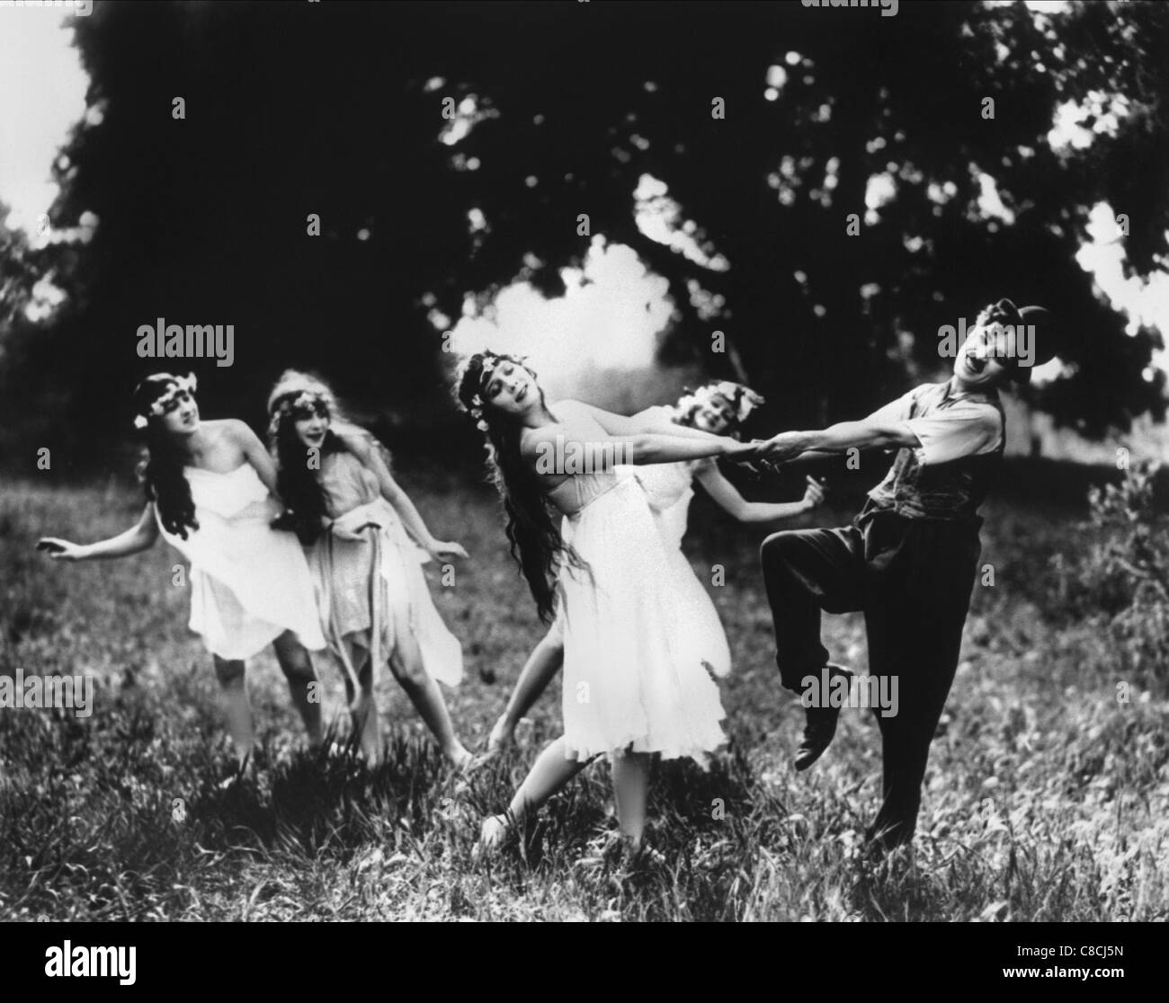 CHARLES CHAPLIN SUNNYSIDE (1919) Stockfoto