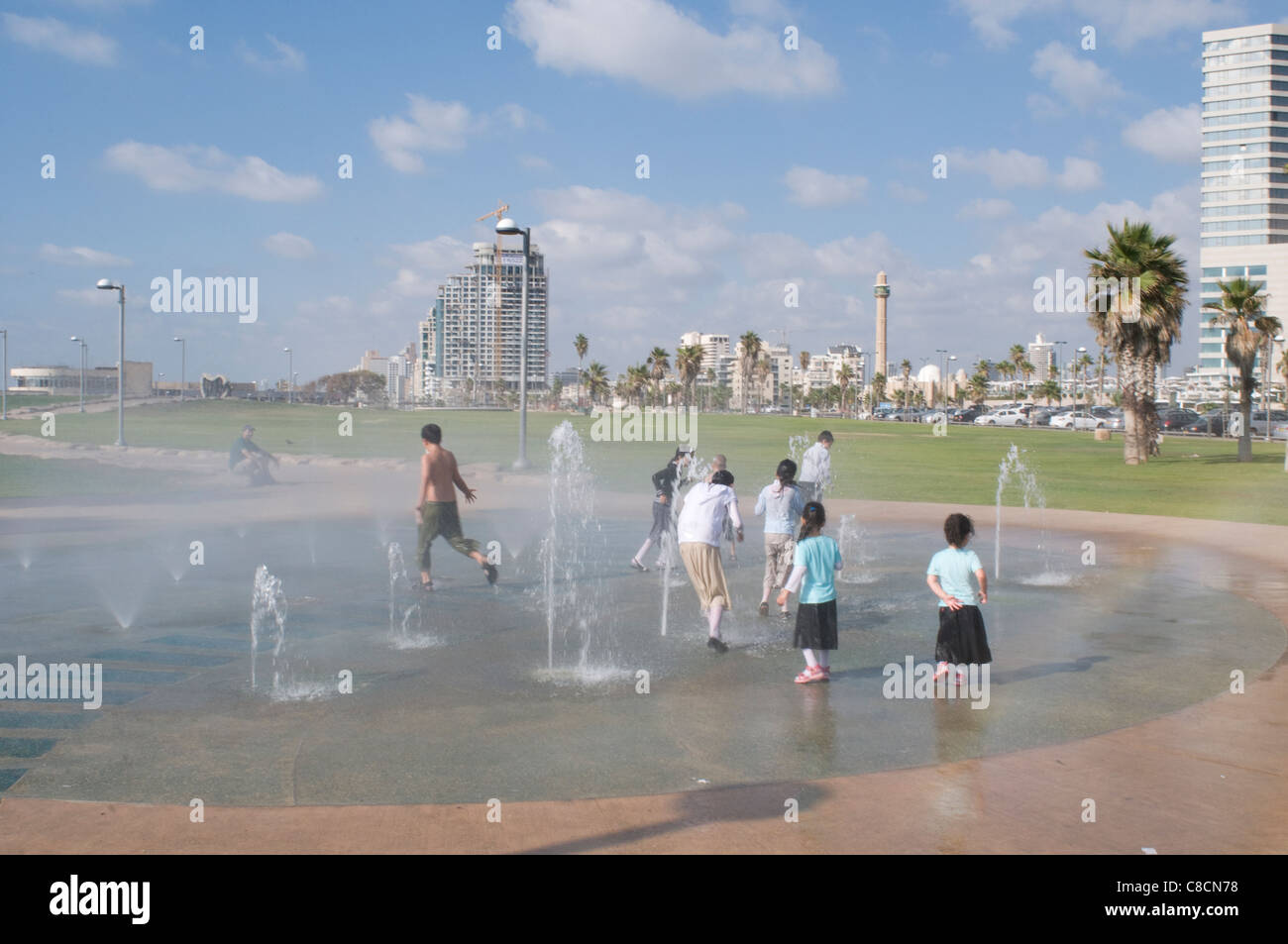 Tel-Aviv Ocean Front-Charles Chlore Park,Israel.Orthodox Juden Stockfoto