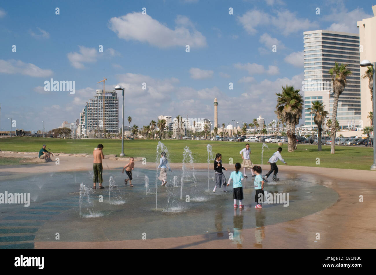 Tel-Aviv Ocean Front-Charles Chlore Park,Israel.Orthodox Juden Stockfoto