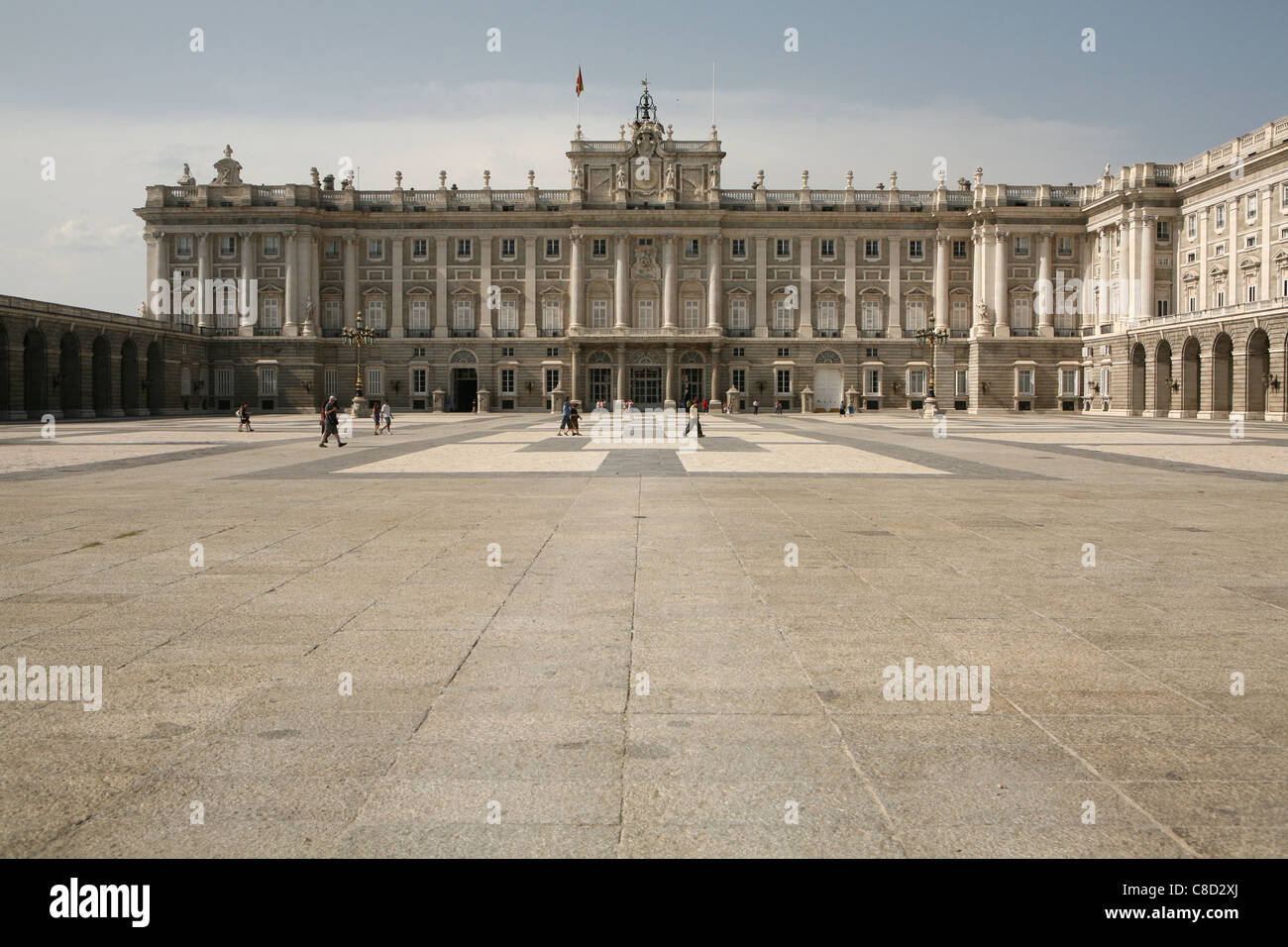 Südfassade des Königspalastes von Madrid (Palacio Real de Madrid) in Madrid, Spanien. Stockfoto