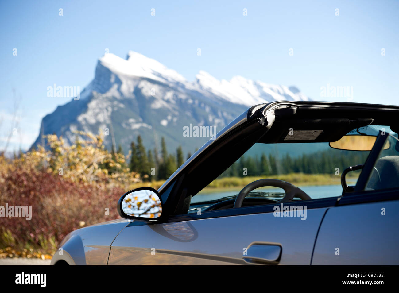 Mount Rundle und Cabriolet. Banff Alberta Kanada. Stockfoto