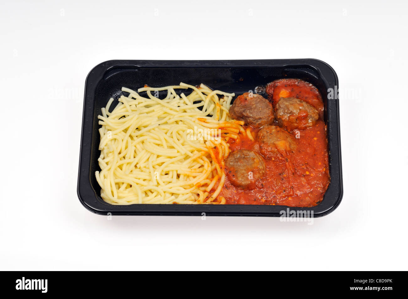 Tablett mit Spaghetti mit Tomaten-Sauce und Frikadellen Fertiggerichte. Stockfoto