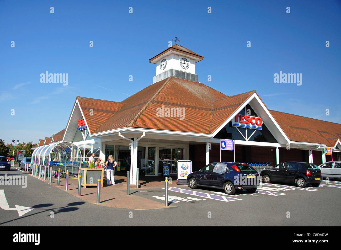 Tesco Superstore, High Street, Feltham, London Borough of Hounslow, Greater London, England, United Kingdom Stockfoto