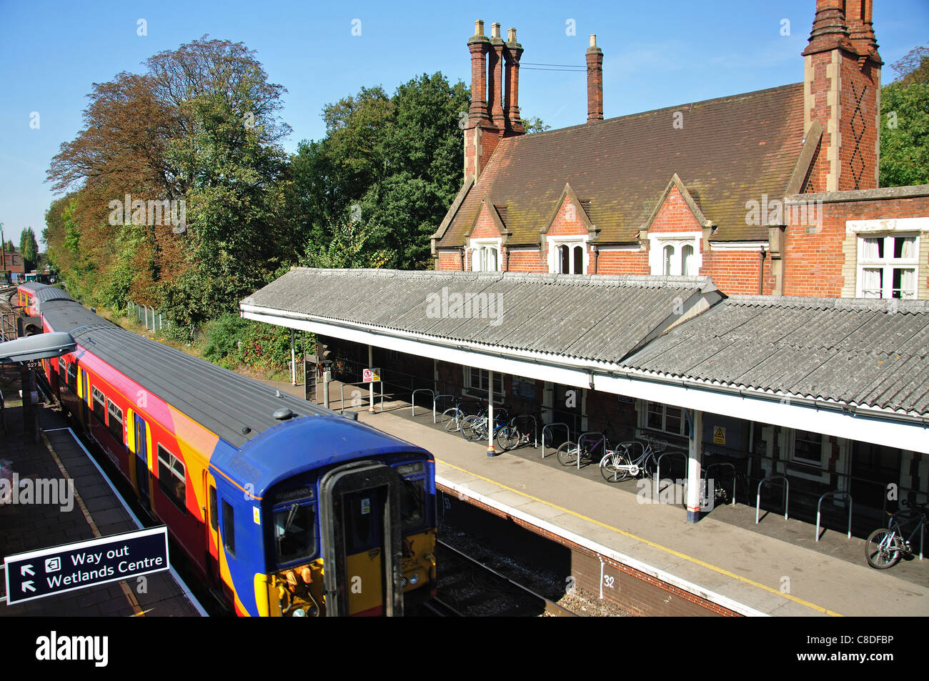 Barnes-Bahnhof, Barnes, London Borough of Richmond upon Thames, Greater London, England, Vereinigtes Königreich Stockfoto