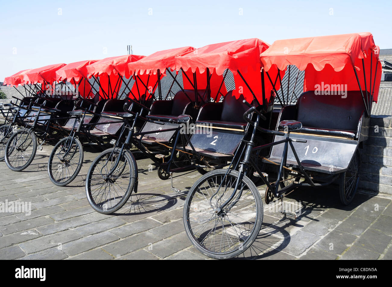 Rikschas in der berühmten Altstadt von Xian, China Stockfoto