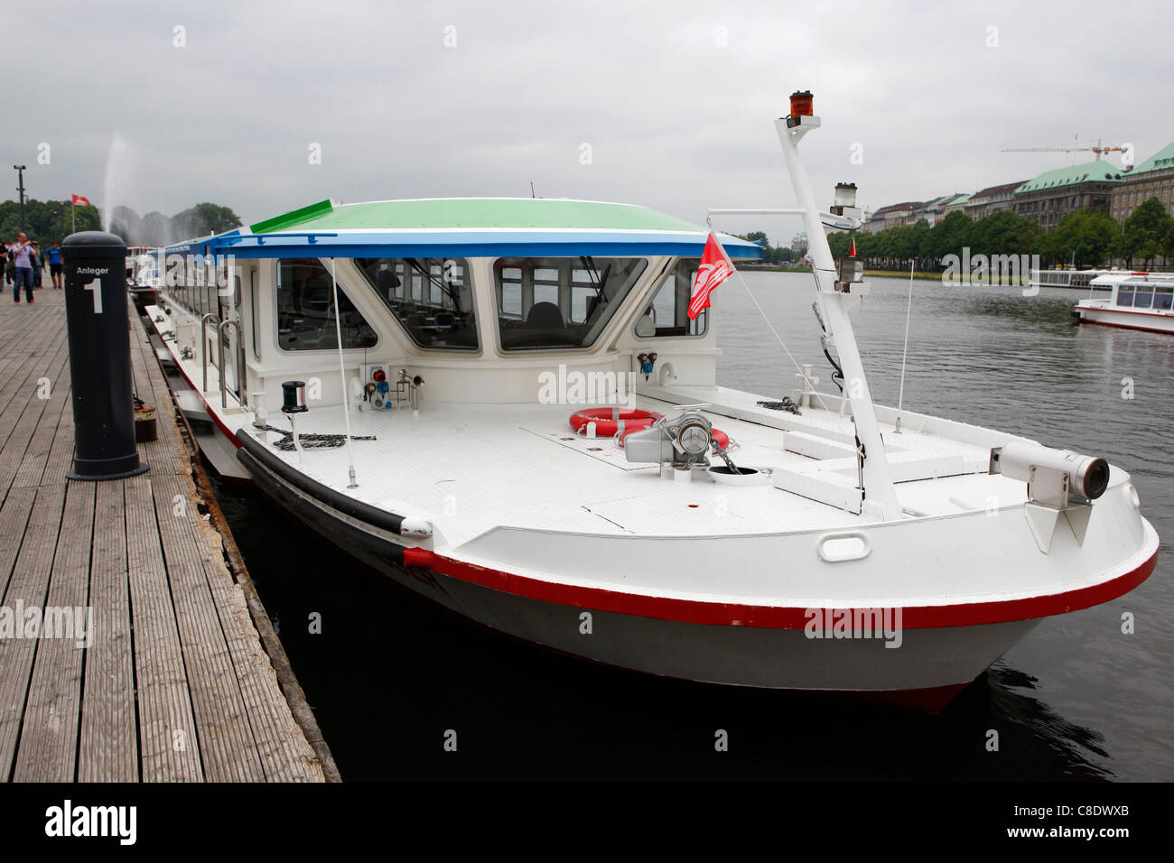 Der FCS Alsterwasser, eine "Null Emissionen" Wasserstoff angetrieben Schiff, die Touren rund um Hamburgs Wasserstraßen bietet. Stockfoto