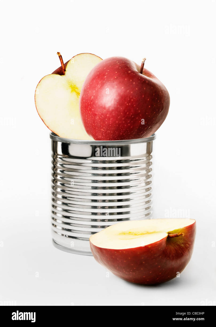 Geschnittenen Äpfel in der Dose Stockfoto