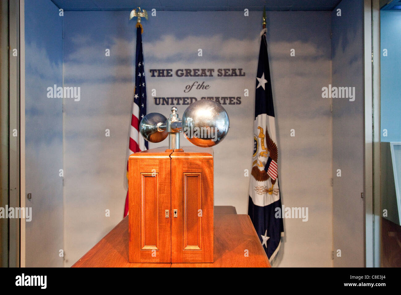 Presse über das große Siegel der Vereinigten Staaten, Abteilung Ausstellungshalle, State Department, Washington DC Stockfoto