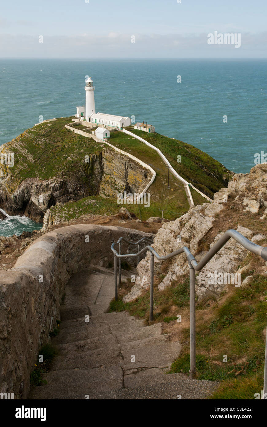 Steile Treppen, die Klippen nach South Stack Lighthouse, Anglesey, Wales. Stockfoto