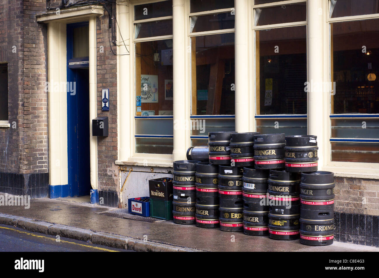 Leere Erdinger Fässer Stockfoto