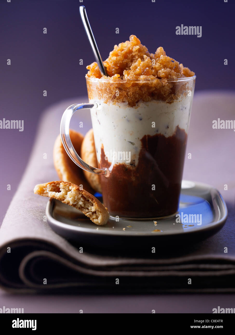 Kaffee-Sorbet-Eis und heiße cremige Schokolade dessert Stockfoto
