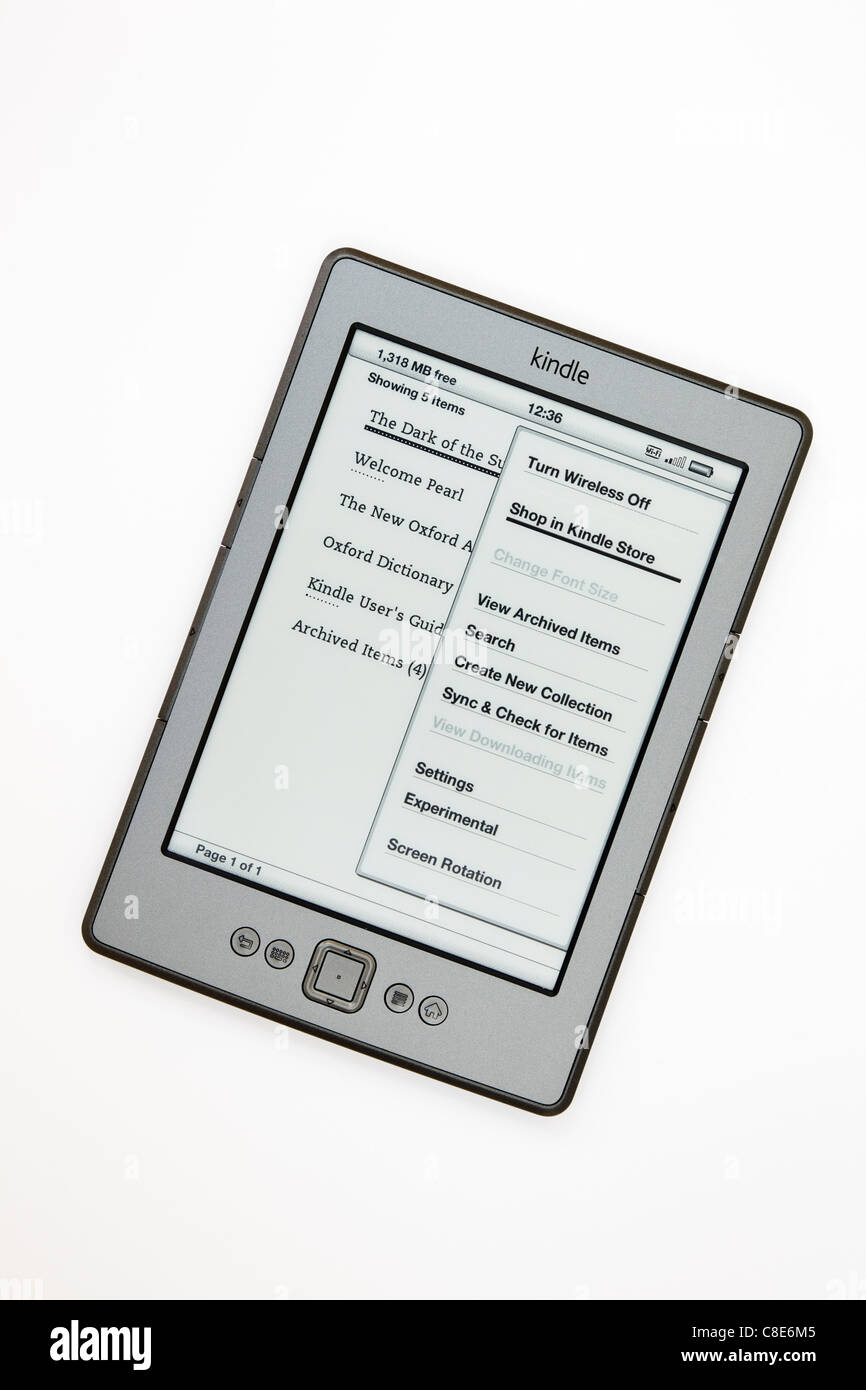 Neue Amazon Wifi Kindle Ebook Reader Homepage isoliert auf einem weißen Hintergrund. Stockfoto